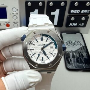 Audemars Piguet Royal Oak Offshore Diver 15710ST White Dial