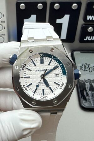 Audemars Piguet Royal Oak Offshore Diver 15710ST White Dial