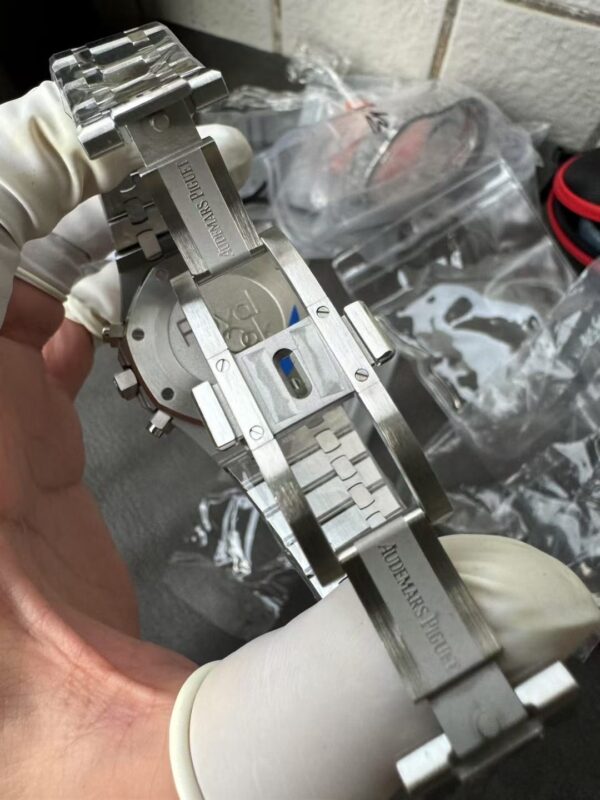 Audemars Piguet Royal Oak Selfwinding Chronograph White Dial