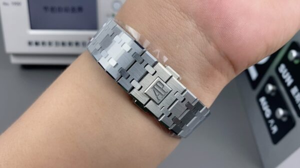 Audemars Piguet Royal Oak Silver White Dial