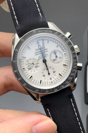 Omega Speedmaster 42mm Snoopy White Dial