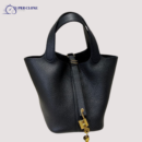 Hermès Picotin Lock 18 bag in black Taurillon Clemence